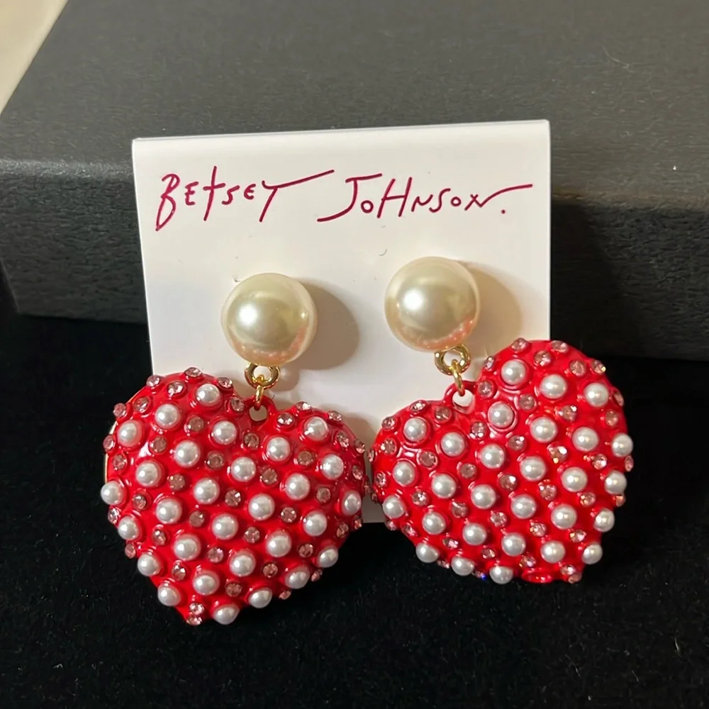 NWT BETSEY Johnson One Love Gold Tone Red Heart Pink & Faux Pearl Drop Earrings